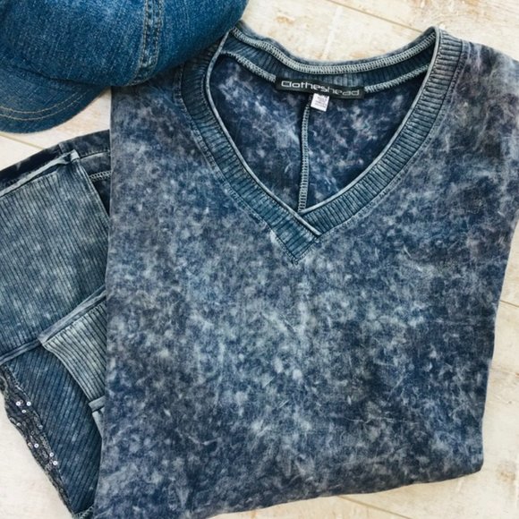 NWT. Comfortable & Stylish! Clotheshead Blue V-Neck Pullover Top - Picture 2 of 13